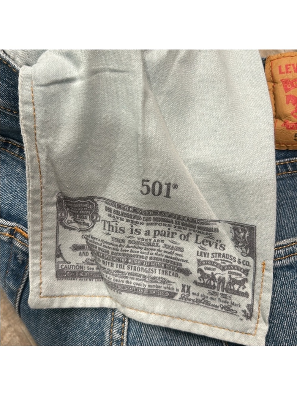 🖤 Vintage Levi's Distressed Blue Jean Shorts - Picture 6 of 7